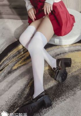 老师含着我的奶边摸边做的视频_超清韩国电影在线观看